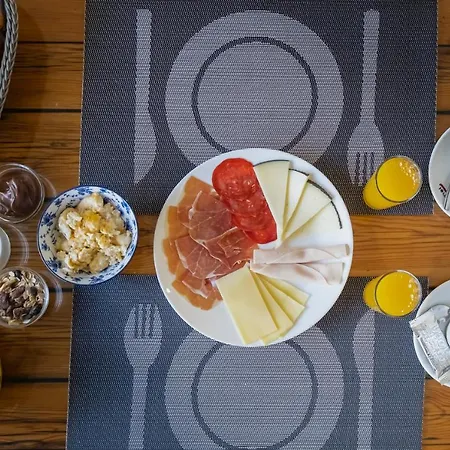 Bed & Breakfast Vistalroque 2*
